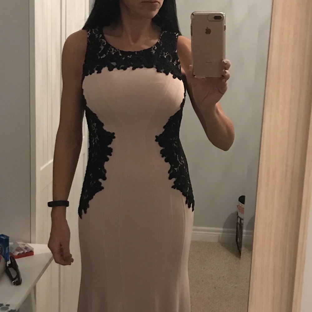 Evening gown or grad dress.